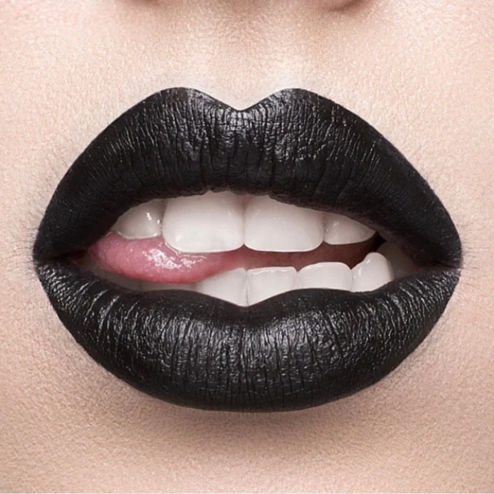 Jeffree Star | ‘Weirdo’ Velour Liquid Lipstick | NiB matte black HtF